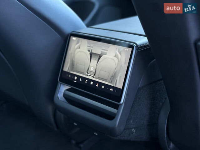 Серый Тесла Модель 3, объемом двигателя 0 л и пробегом 34 тыс. км за 26600 $, фото 27 на Automoto.ua