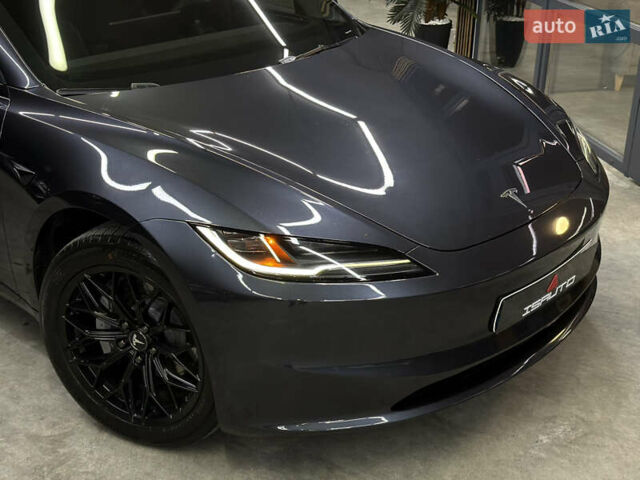 Серый Тесла Модель 3, объемом двигателя 0 л и пробегом 41 тыс. км за 25500 $, фото 2 на Automoto.ua