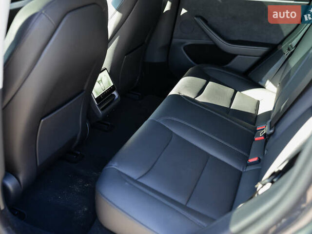 Серый Тесла Модель 3, объемом двигателя 0 л и пробегом 14 тыс. км за 31699 $, фото 15 на Automoto.ua