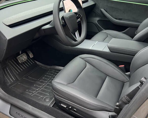 Серый Тесла Модель 3, объемом двигателя 0 л и пробегом 3 тыс. км за 27000 $, фото 13 на Automoto.ua