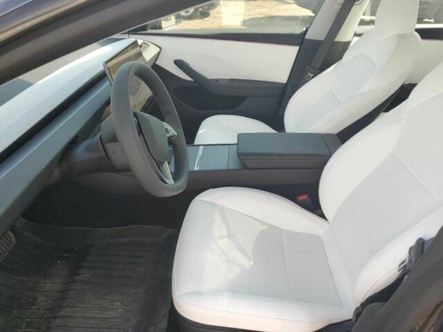 Сірий Тесла Модель 3, об'ємом двигуна 0 л та пробігом 2 тис. км за 16000 $, фото 6 на Automoto.ua