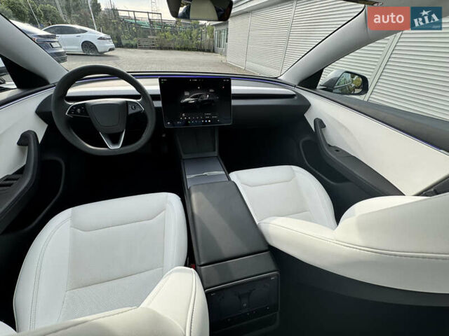 Серый Тесла Модель 3, объемом двигателя 0 л и пробегом 23 тыс. км за 29500 $, фото 15 на Automoto.ua