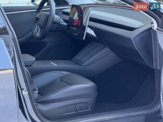 Серый Тесла Модель 3, объемом двигателя 0 л и пробегом 34 тыс. км за 26600 $, фото 22 на Automoto.ua