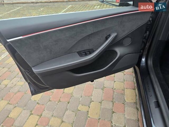 Серый Тесла Модель 3, объемом двигателя 0 л и пробегом 15 тыс. км за 38000 $, фото 15 на Automoto.ua