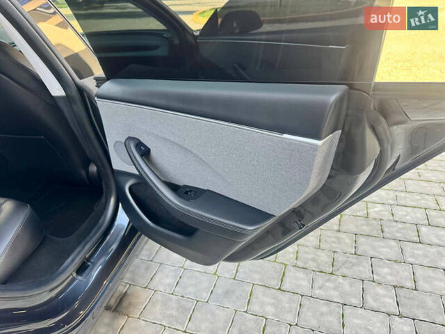 Сірий Тесла Модель 3, об'ємом двигуна 0 л та пробігом 5 тис. км за 29500 $, фото 64 на Automoto.ua