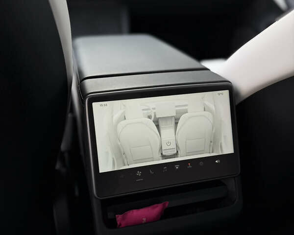 Серый Тесла Модель 3, объемом двигателя 0 л и пробегом 34 тыс. км за 33000 $, фото 17 на Automoto.ua