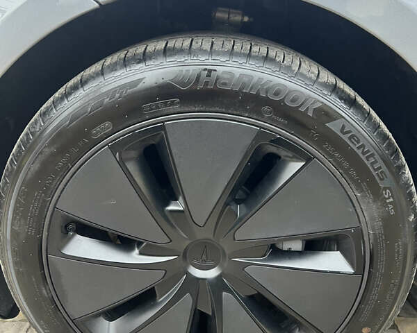 Серый Тесла Модель 3, объемом двигателя 0 л и пробегом 3 тыс. км за 27000 $, фото 6 на Automoto.ua