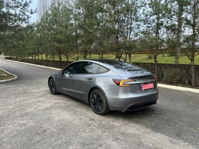 Серый Тесла Модель 3, объемом двигателя 0 л и пробегом 10 тыс. км за 24500 $, фото 4 на Automoto.ua