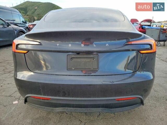 Серый Тесла Модель 3, объемом двигателя 0 л и пробегом 25 тыс. км за 10000 $, фото 5 на Automoto.ua