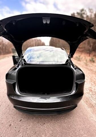 Серый Тесла Модель 3, объемом двигателя 0 л и пробегом 2 тыс. км за 28950 $, фото 19 на Automoto.ua