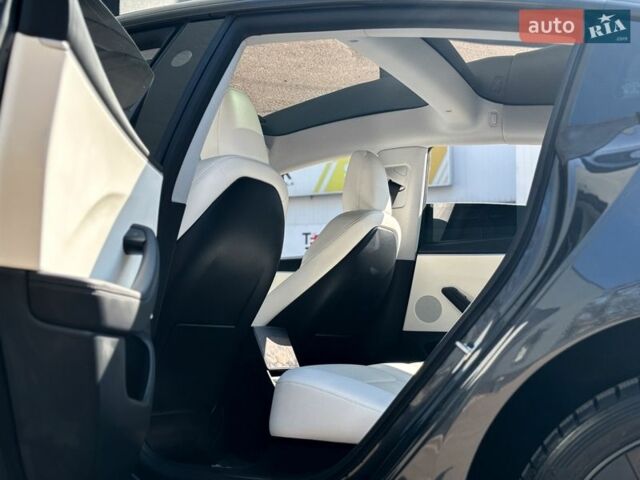 Серый Тесла Модель 3, объемом двигателя 0 л и пробегом 39 тыс. км за 31499 $, фото 15 на Automoto.ua
