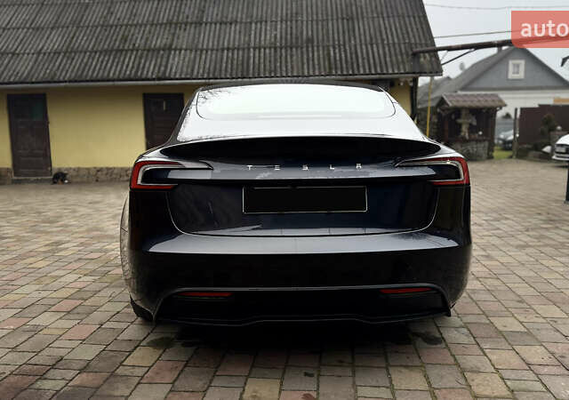 Серый Тесла Модель 3, объемом двигателя 0 л и пробегом 25 тыс. км за 28000 $, фото 4 на Automoto.ua