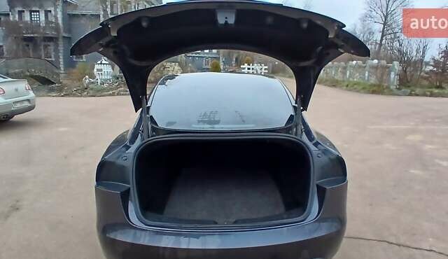 Серый Тесла Модель 3, объемом двигателя 0 л и пробегом 11 тыс. км за 26900 $, фото 14 на Automoto.ua