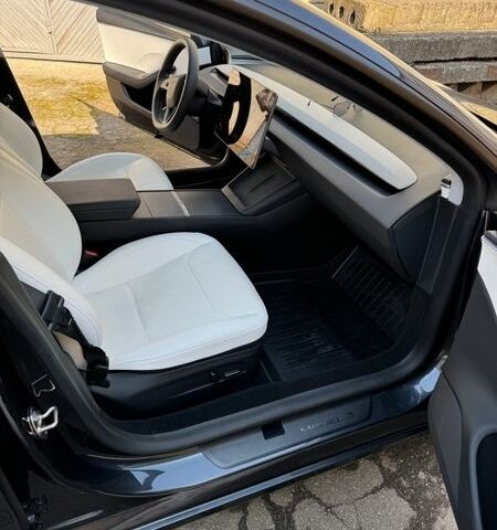 Серый Тесла Модель 3, объемом двигателя 0 л и пробегом 14 тыс. км за 25900 $, фото 15 на Automoto.ua