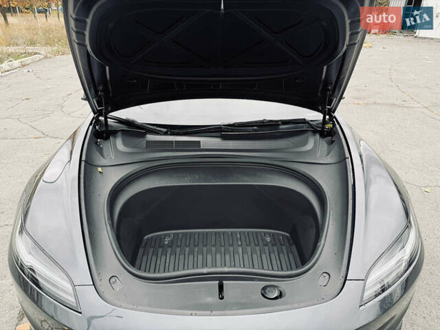 Тесла Модель 3 2024 в Днепре (Днепропетровске) на Automoto.ua Серый Тесла Модель 3, объемом двигателя 0 л и пробегом 6 тыс. км за 25600 $, фото 12 на Automoto.ua