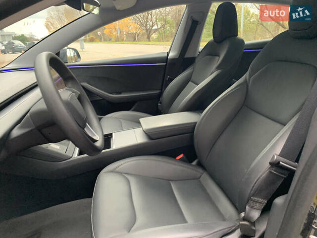 Серый Тесла Модель 3, объемом двигателя 0 л и пробегом 22 тыс. км за 32500 $, фото 38 на Automoto.ua