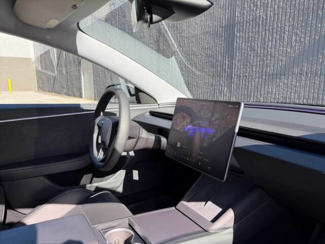 Серый Тесла Модель 3, объемом двигателя 0 л и пробегом 13 тыс. км за 9800 $, фото 8 на Automoto.ua