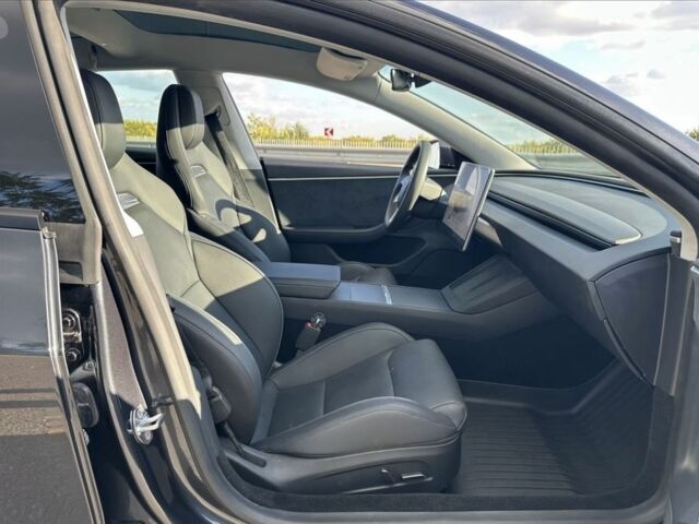 Серый Тесла Модель 3, объемом двигателя 0 л и пробегом 10 тыс. км за 38500 $, фото 10 на Automoto.ua