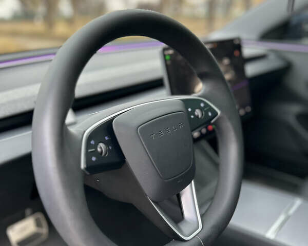Серый Тесла Модель 3, объемом двигателя 0 л и пробегом 10 тыс. км за 27000 $, фото 25 на Automoto.ua