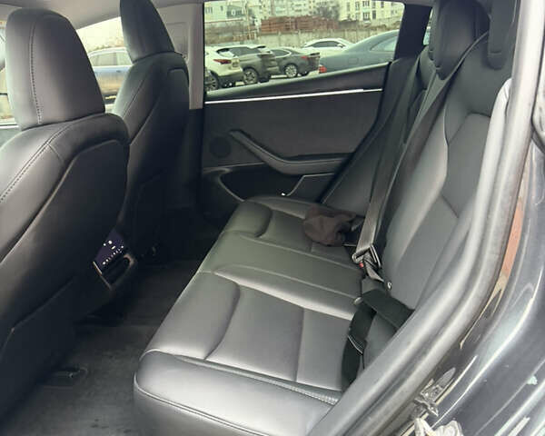 Серый Тесла Модель 3, объемом двигателя 0 л и пробегом 65 тыс. км за 27900 $, фото 6 на Automoto.ua