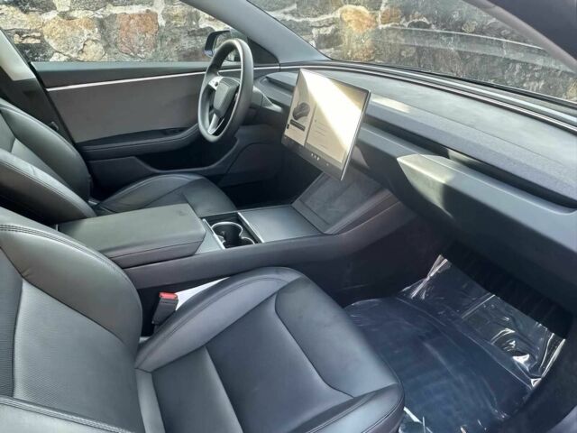 Серый Тесла Модель 3, объемом двигателя 0 л и пробегом 10 тыс. км за 15400 $, фото 7 на Automoto.ua