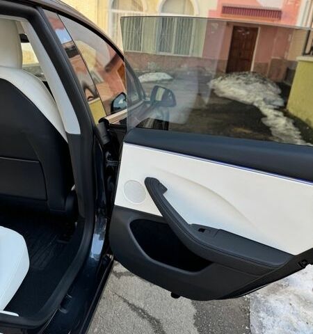 Серый Тесла Модель 3, объемом двигателя 0 л и пробегом 14 тыс. км за 25900 $, фото 20 на Automoto.ua