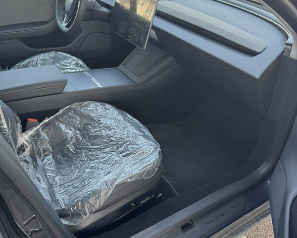 Серый Тесла Модель 3, объемом двигателя 0 л и пробегом 800 тыс. км за 25500 $, фото 7 на Automoto.ua