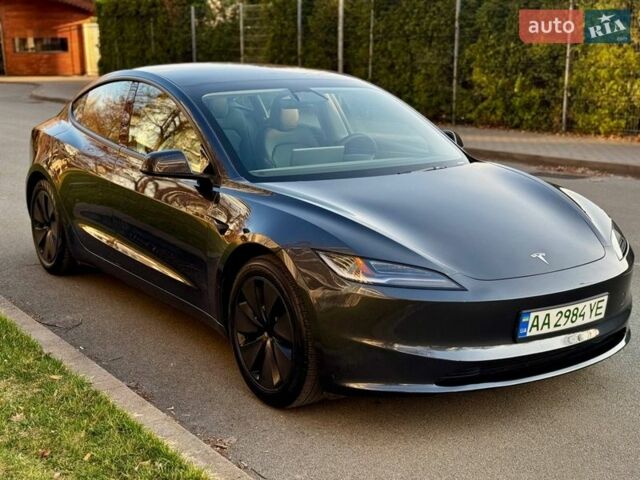 Серый Тесла Модель 3, объемом двигателя 0 л и пробегом 29 тыс. км за 28000 $, фото 4 на Automoto.ua