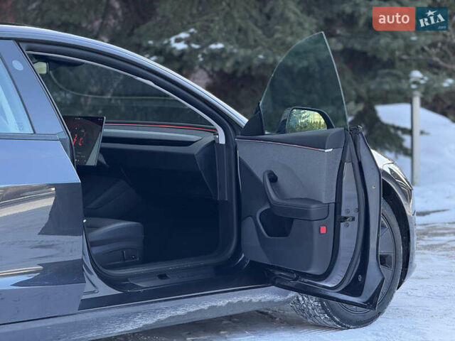 Серый Тесла Модель 3, объемом двигателя 0 л и пробегом 34 тыс. км за 26600 $, фото 21 на Automoto.ua