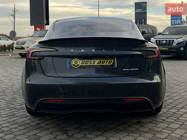 Серый Тесла Модель 3, объемом двигателя 0 л и пробегом 9 тыс. км за 33500 $, фото 5 на Automoto.ua