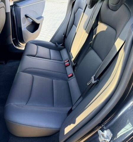 Серый Тесла Модель 3, объемом двигателя 0 л и пробегом 40 тыс. км за 27200 $, фото 20 на Automoto.ua