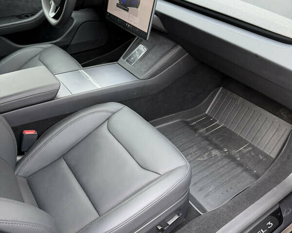 Серый Тесла Модель 3, объемом двигателя 0 л и пробегом 3 тыс. км за 32199 $, фото 14 на Automoto.ua