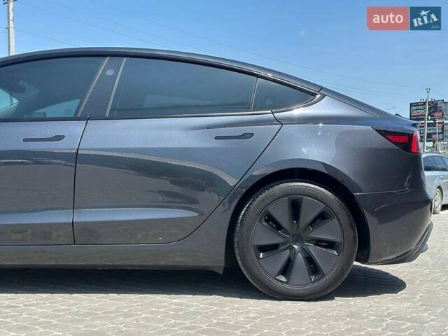 Серый Тесла Модель 3, объемом двигателя 0 л и пробегом 7 тыс. км за 28450 $, фото 6 на Automoto.ua