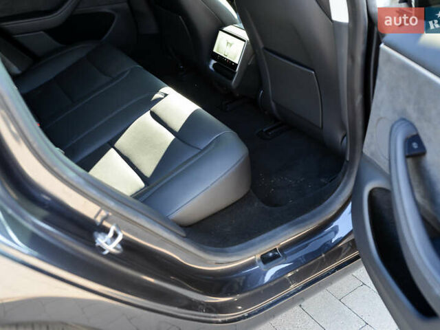 Серый Тесла Модель 3, объемом двигателя 0 л и пробегом 14 тыс. км за 31699 $, фото 7 на Automoto.ua