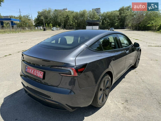 Серый Тесла Модель 3, объемом двигателя 0 л и пробегом 8 тыс. км за 25900 $, фото 5 на Automoto.ua