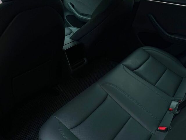 Серый Тесла Модель 3, объемом двигателя 0 л и пробегом 25 тыс. км за 24400 $, фото 11 на Automoto.ua
