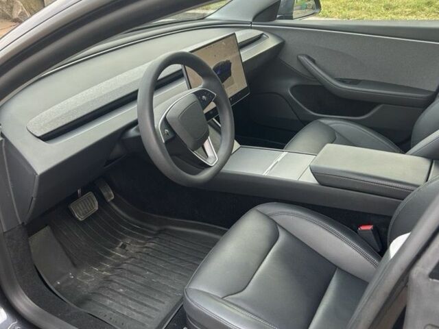 Серый Тесла Модель 3, объемом двигателя 0 л и пробегом 20 тыс. км за 27500 $, фото 7 на Automoto.ua