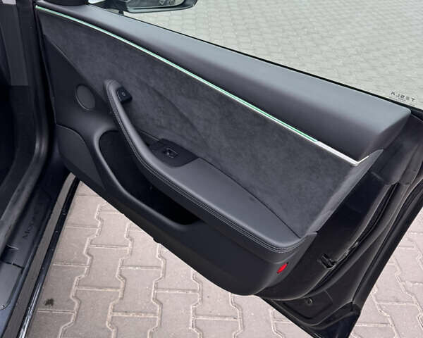 Серый Тесла Модель 3, объемом двигателя 0 л и пробегом 14 тыс. км за 35900 $, фото 16 на Automoto.ua