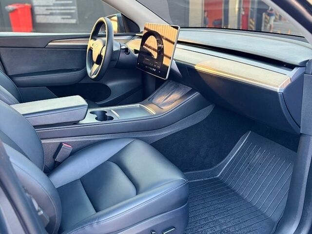 Сірий Тесла Модель 3, об'ємом двигуна 0 л та пробігом 5 тис. км за 9485 $, фото 5 на Automoto.ua