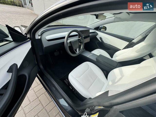 Серый Тесла Модель 3, объемом двигателя 0 л и пробегом 23 тыс. км за 29500 $, фото 12 на Automoto.ua