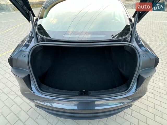 Серый Тесла Модель 3, объемом двигателя 0 л и пробегом 1 тыс. км за 25800 $, фото 37 на Automoto.ua