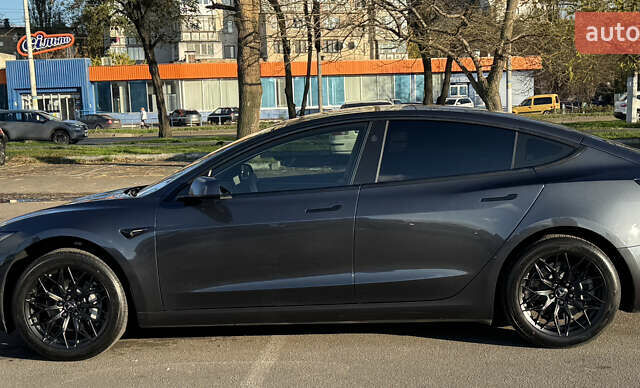 Серый Тесла Модель 3, объемом двигателя 0 л и пробегом 40 тыс. км за 28500 $, фото 11 на Automoto.ua