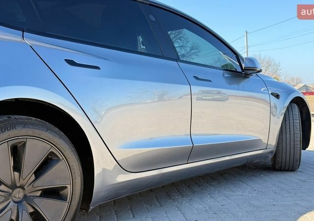 Серый Тесла Модель 3, объемом двигателя 0 л и пробегом 38 тыс. км за 28500 $, фото 7 на Automoto.ua