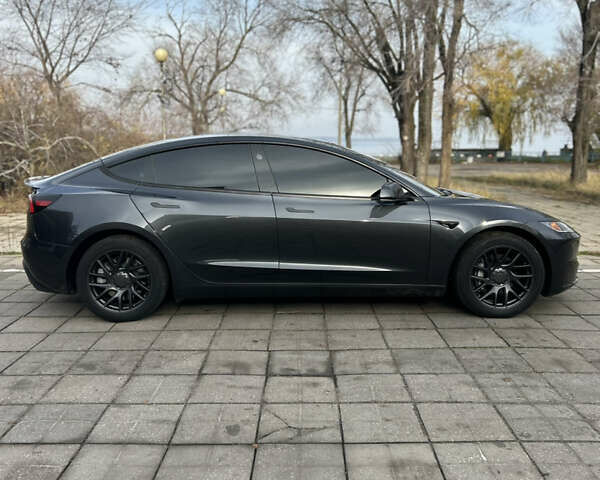 Серый Тесла Модель 3, объемом двигателя 0 л и пробегом 10 тыс. км за 27000 $, фото 7 на Automoto.ua