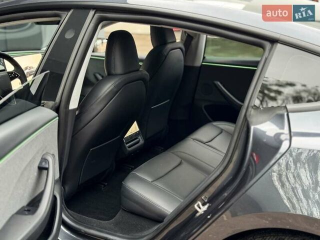 Серый Тесла Модель 3, объемом двигателя 0 л и пробегом 12 тыс. км за 31999 $, фото 14 на Automoto.ua