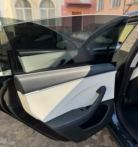 Серый Тесла Модель 3, объемом двигателя 0 л и пробегом 14 тыс. км за 25900 $, фото 19 на Automoto.ua