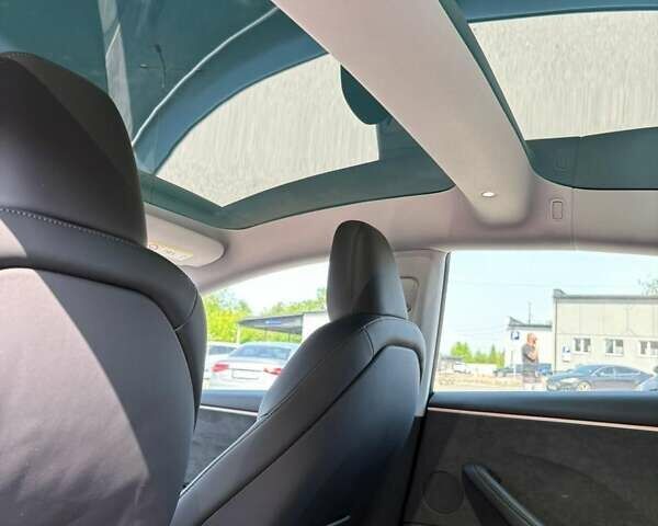 Серый Тесла Модель 3, объемом двигателя 0 л и пробегом 20 тыс. км за 22500 $, фото 24 на Automoto.ua