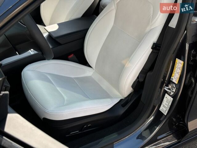 Серый Тесла Модель 3, объемом двигателя 0 л и пробегом 39 тыс. км за 31499 $, фото 12 на Automoto.ua