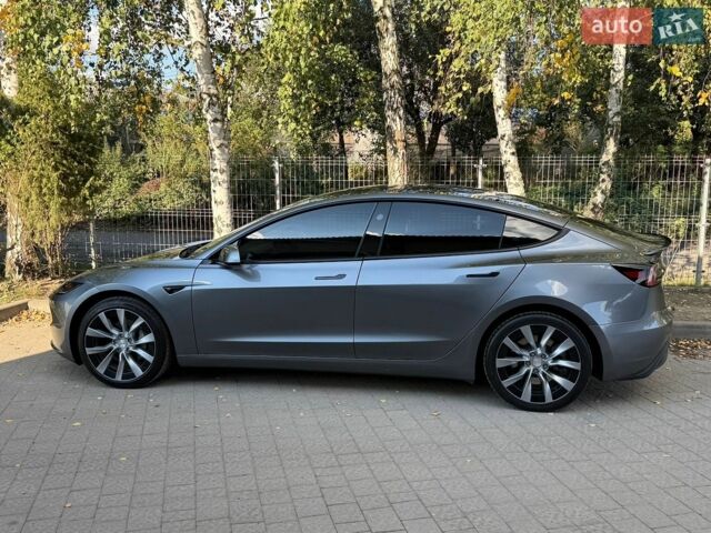 Серый Тесла Модель 3, объемом двигателя 0 л и пробегом 25 тыс. км за 28000 $, фото 1 на Automoto.ua