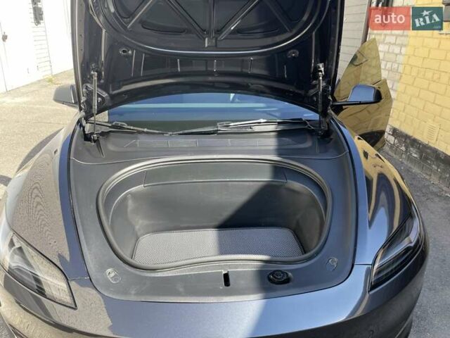 Серый Тесла Модель 3, объемом двигателя 0 л и пробегом 27 тыс. км за 27400 $, фото 12 на Automoto.ua